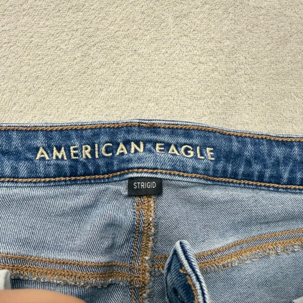 American Eagle Strigid Mom Jeans Womens 14 Short Blue Distressed High Rise Denim